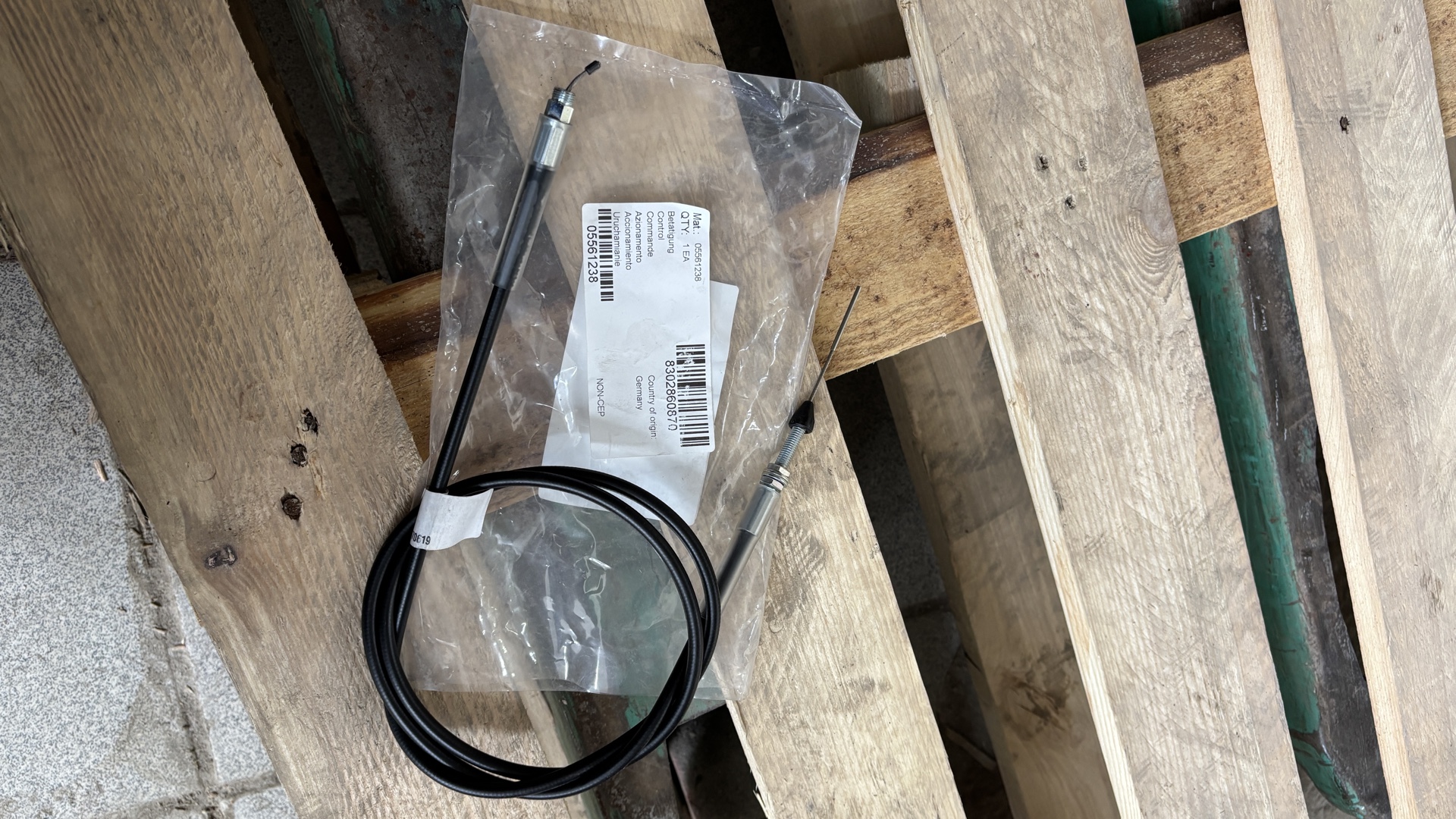 Трос управления Bomag 05561238